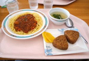 ミートソーススパゲッティと焼きおにぎり