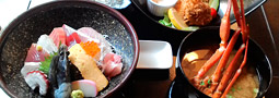 小田原漁港・魚市場の新鮮な海鮮料理「わらべ菜魚洞」