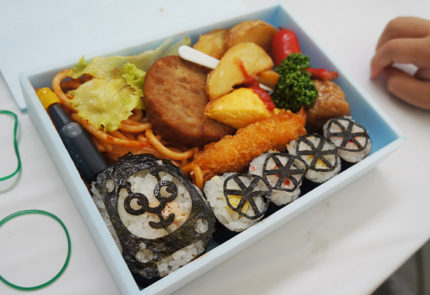 子ども用の「きかんしゃトーマス弁当」中身