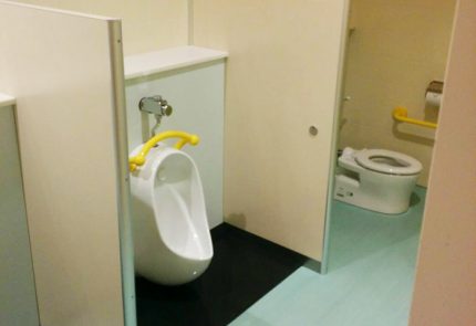 子ども用のトイレも中に隣接