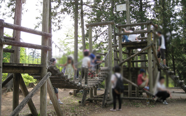 羊山公園の「わんぱく広場」