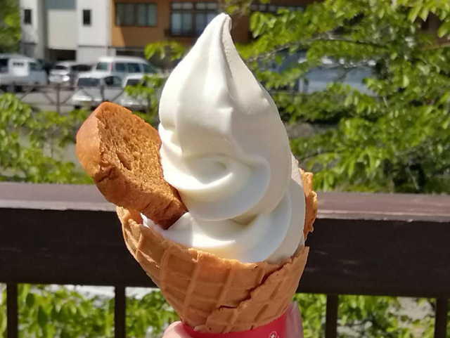 水辺のカフェで販売していた「紅茶のソフトクリーム」